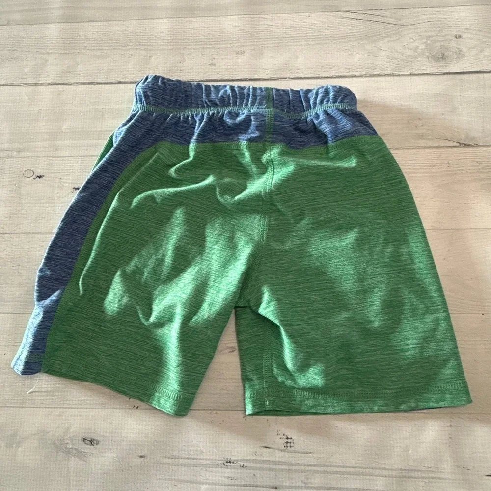Hanna Andersson‎ boys active UV shorts green and blue 100/4